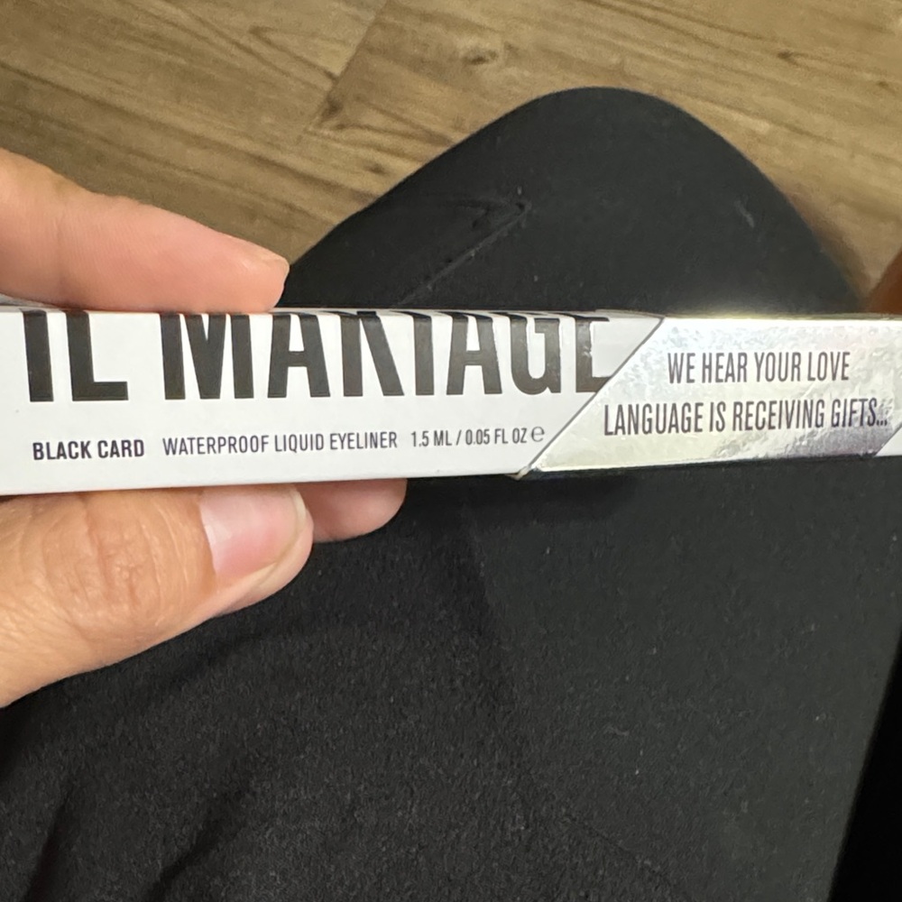 IL MAKIAGE Black Card Liquid Eyeliner